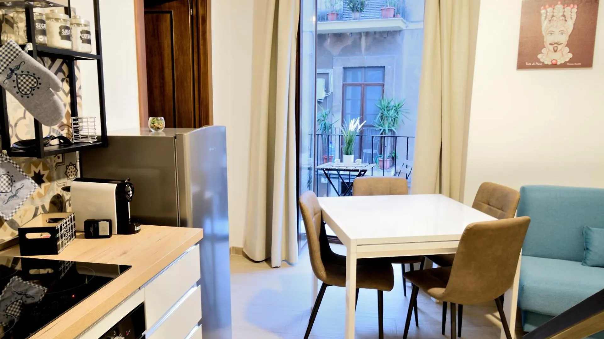 Apartament La Casa Di Carta Al Duomo Katania 0*,  Włochy