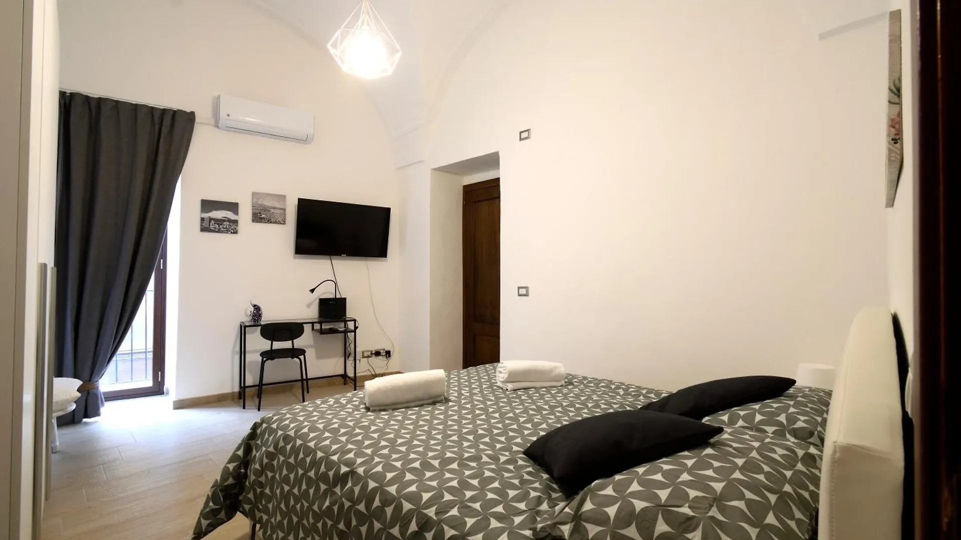 La Casa Di Carta Al Duomo Apartment Catania Italy